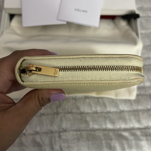 Celine Preloved wallet great condition comes with box n dust bag . - Picture 4 of 12